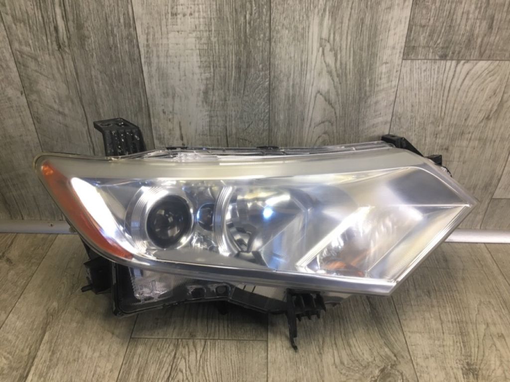 26010-1JR0A | Фара передн. прав. NISSAN QUEST S 11-17