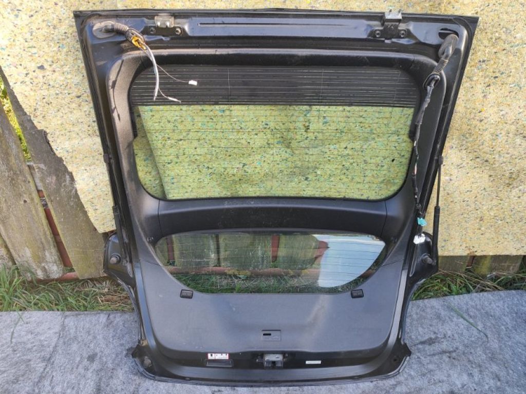73700-2V013 | Крышка багажника HYUNDAI VELOSTER 11-18 - Фото 4