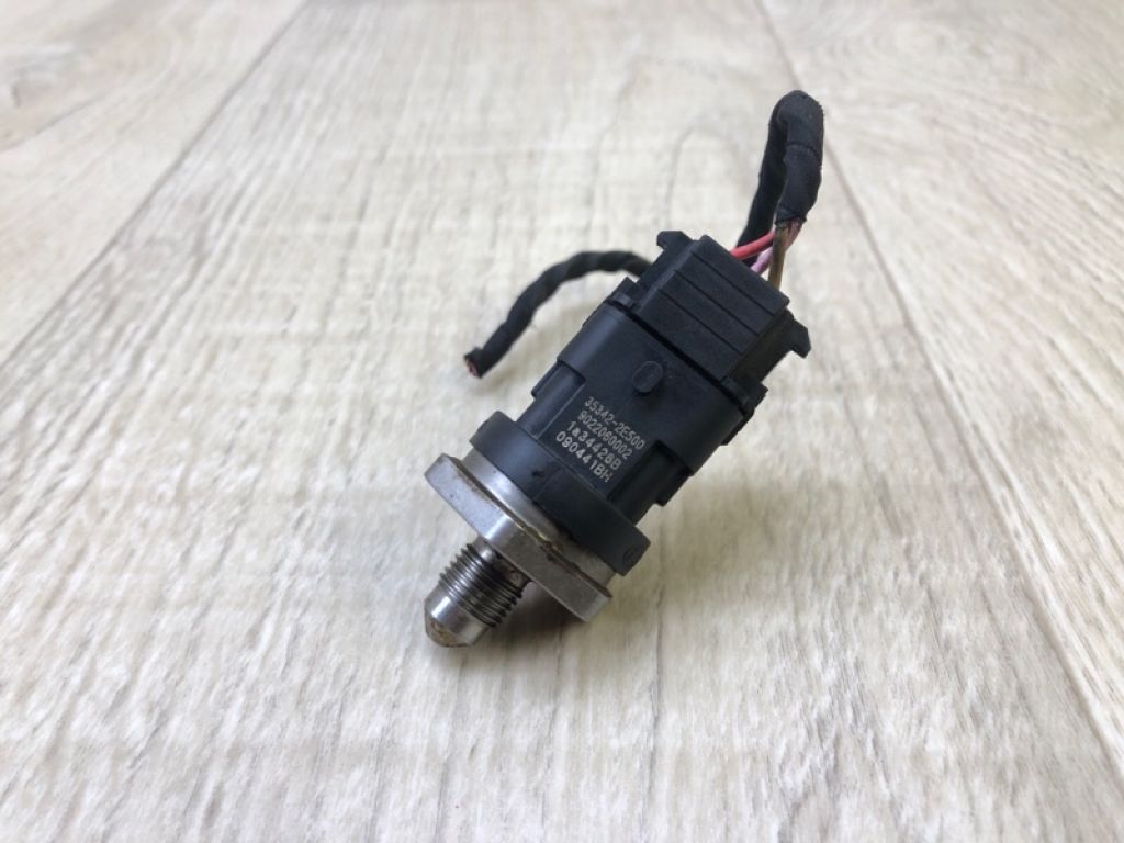 35342-2B100 | Датчик давления топлива HYUNDAI VELOSTER 11-18