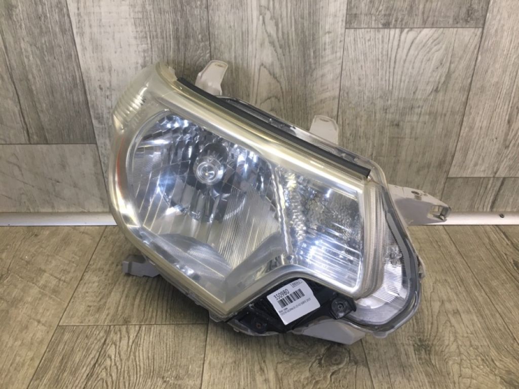 81110-04221 | Фара прав. TOYOTA TACOMA 05-15 - Фото 3