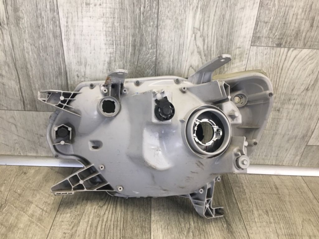 81110-04221 | Фара прав. TOYOTA TACOMA 05-15 - Фото 6