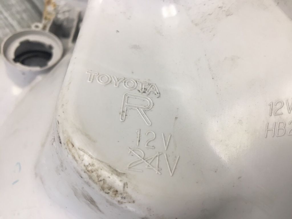 81110-04221 | Фара прав. TOYOTA TACOMA 05-15 - Фото 8