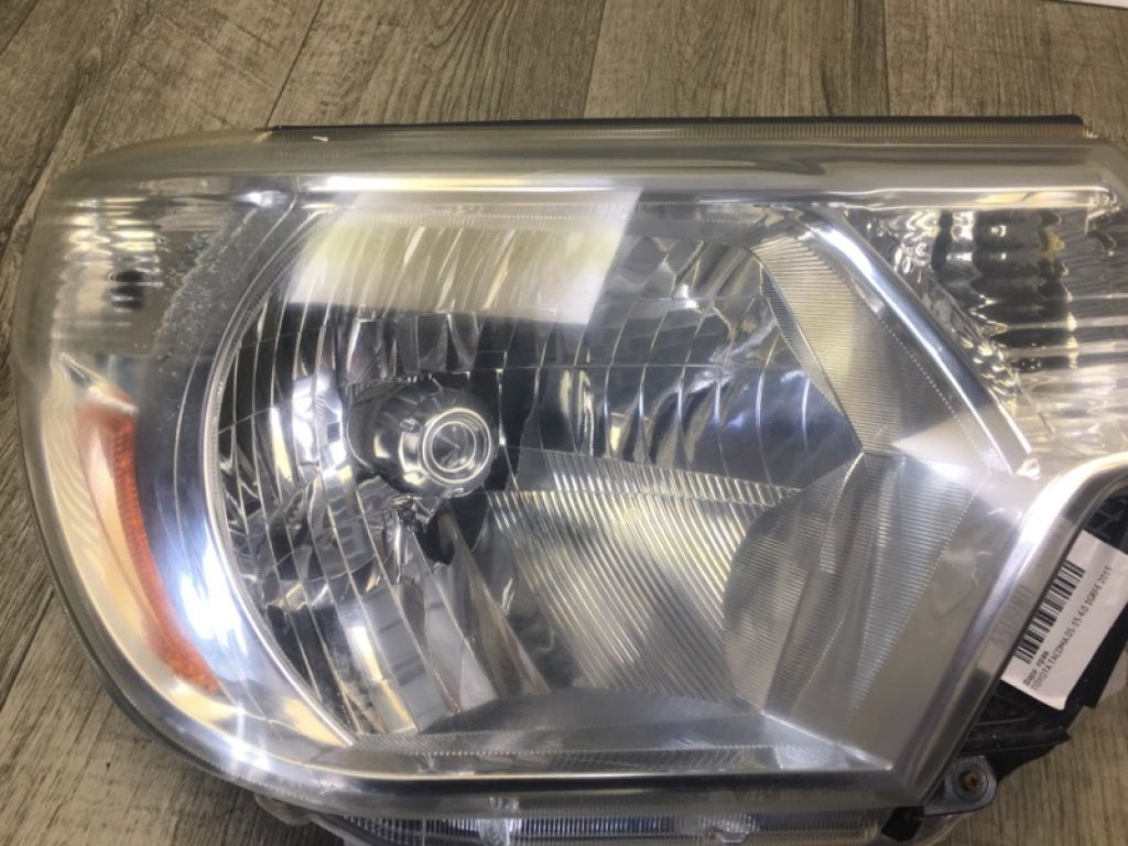 81110-04221 | Фара прав. TOYOTA TACOMA 05-15 - Фото 11