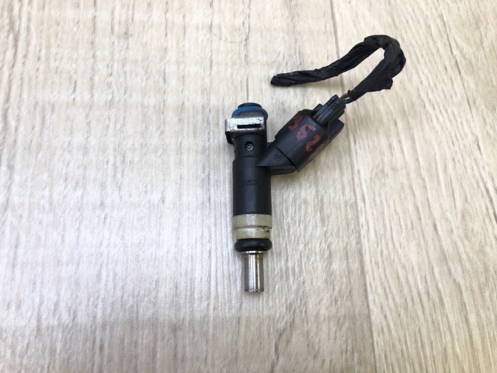 RL891577AC | Форсунка паливна JEEP COMPASS 06-16