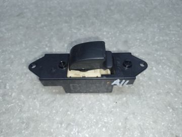 Кнопка стеклоподъемника задн. MITSUBISHI OUTLANDER XL 05-13