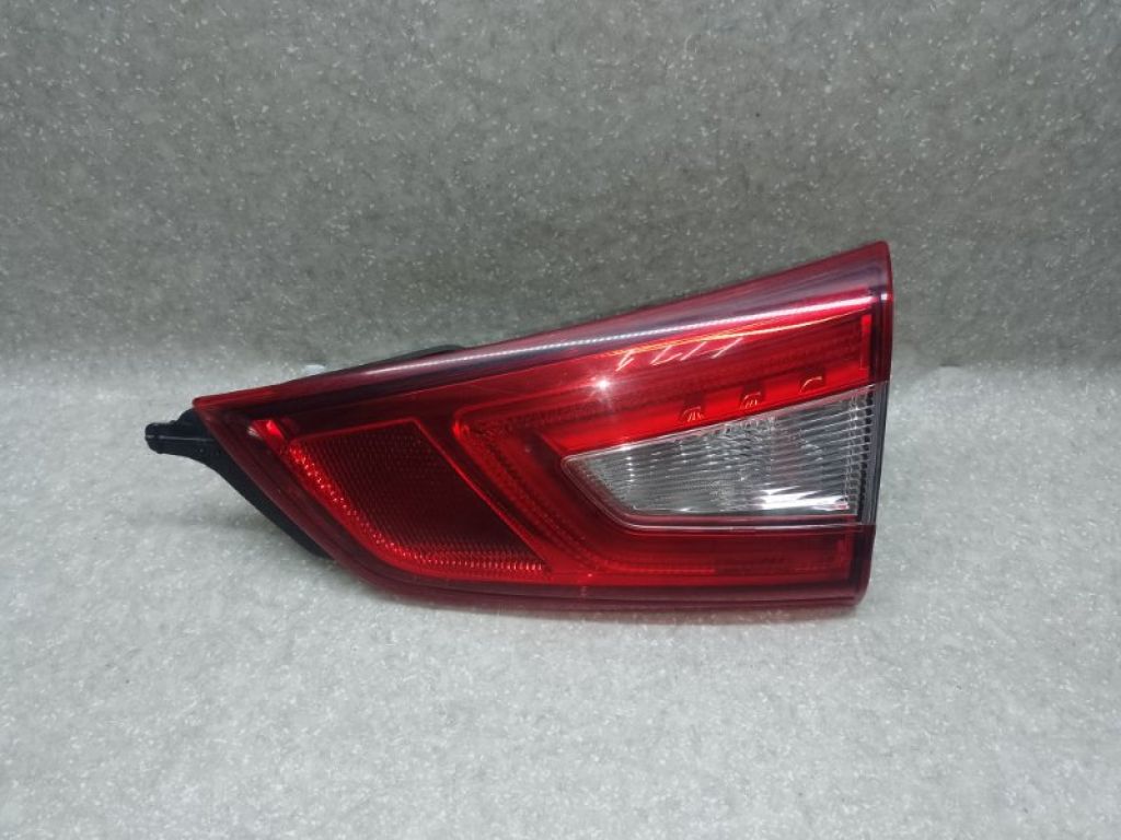 26550-4EA5B | Фонарь внутренний прав. NISSAN QASHQAI/ROGUE SPORT 14-
