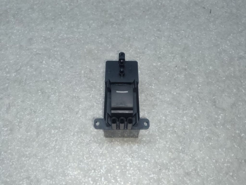 35770-TK4-A01 | Кнопка склопідіймача задн. ACURA RDX 12-19