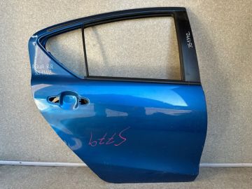 Дверь задн. прав. TOYOTA PRIUS C/AQUA 11-14