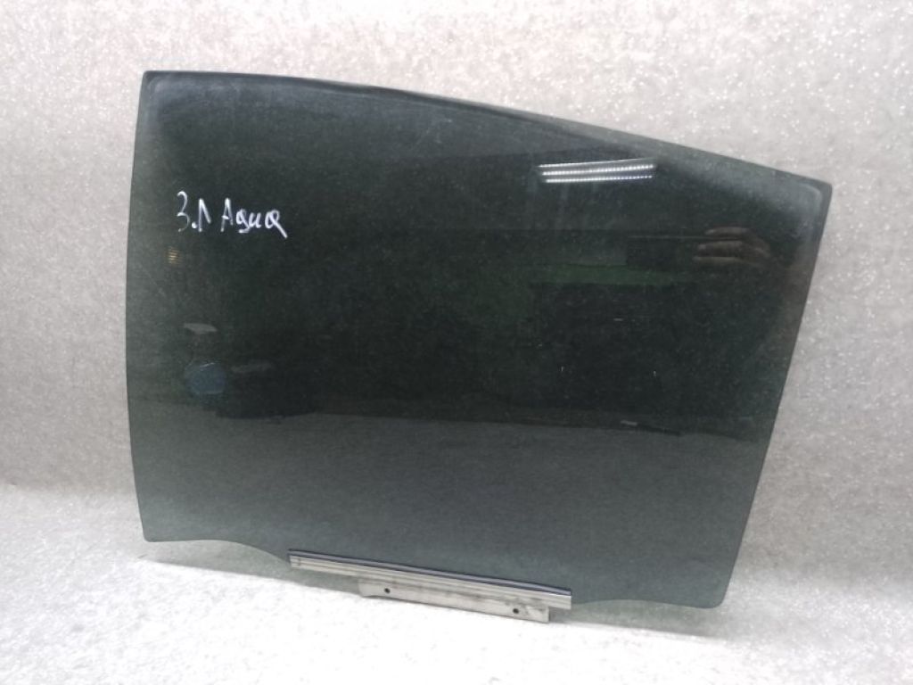 68140-52370 | Стекло двери задн. лев. TOYOTA PRIUS C/AQUA 11-14