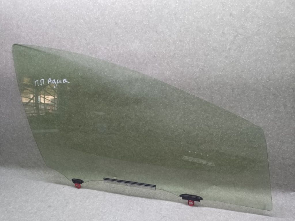 68101-52040 | Скло дверей передн. прав. TOYOTA PRIUS C/AQUA 11-14