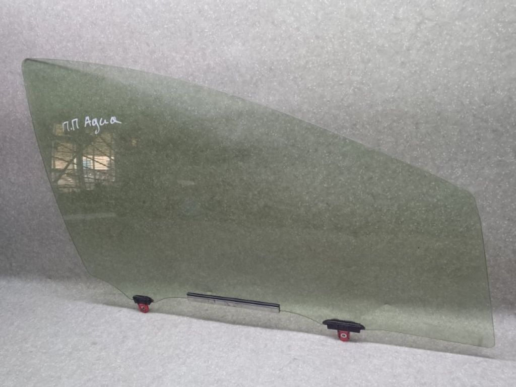 68101-52040 | Стекло двери передн. прав. TOYOTA PRIUS C/AQUA 11-14