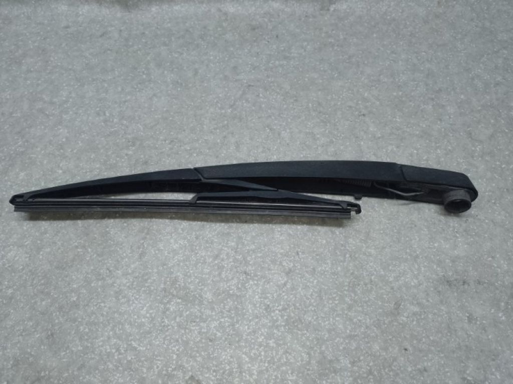 28781-4EA0A | Поводок стеклоочистителя задний NISSAN QASHQAI/ROGUE SPORT 14-
