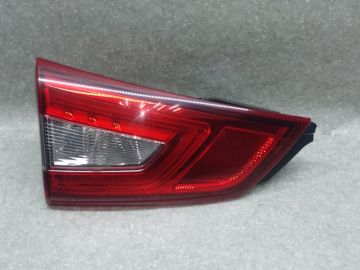 Фонарь внутренний лев. NISSAN QASHQAI/ROGUE SPORT 14-