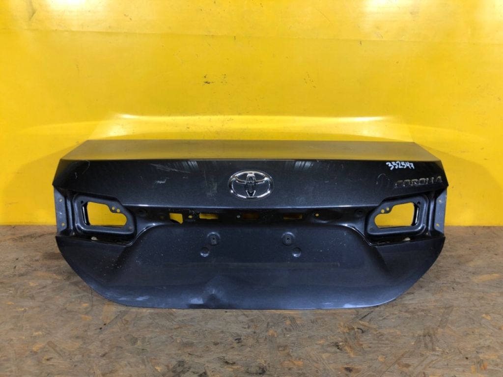 64401-02A30 | Кришка багажника TOYOTA COROLLA E170 13-19