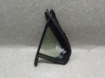 Скло дверей глухе передн. прав. TOYOTA PRIUS C/AQUA 11-14