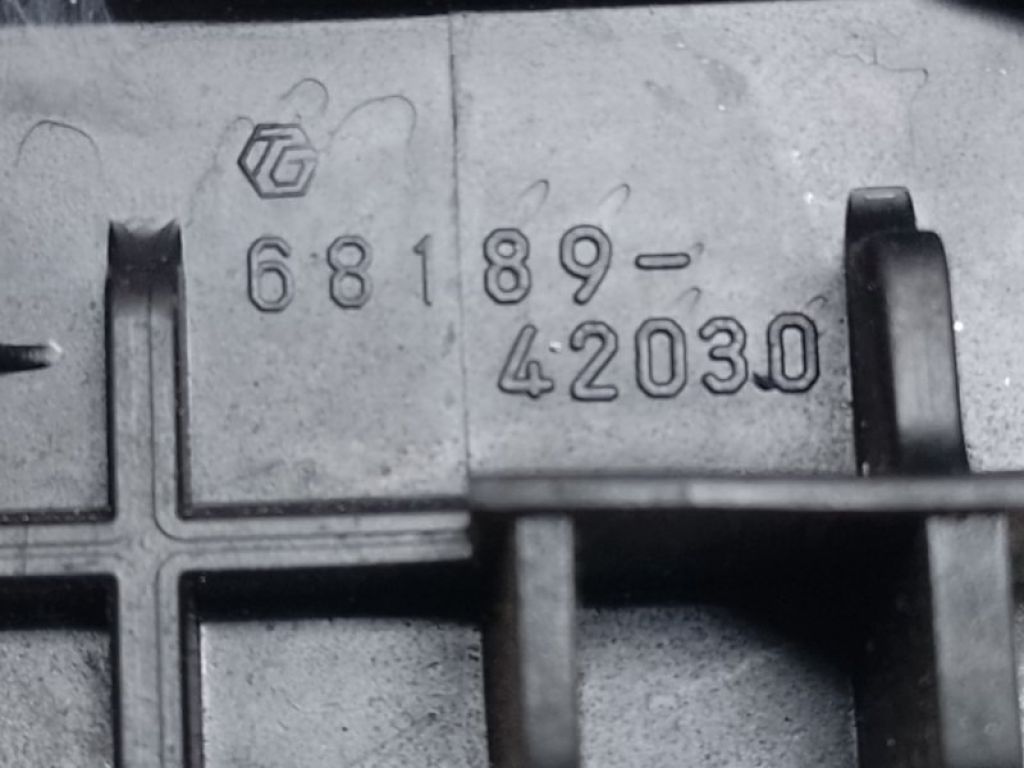 68124-42110 | Скло дверей глухе задн. лів. TOYOTA RAV4 05-12 - Фото 3