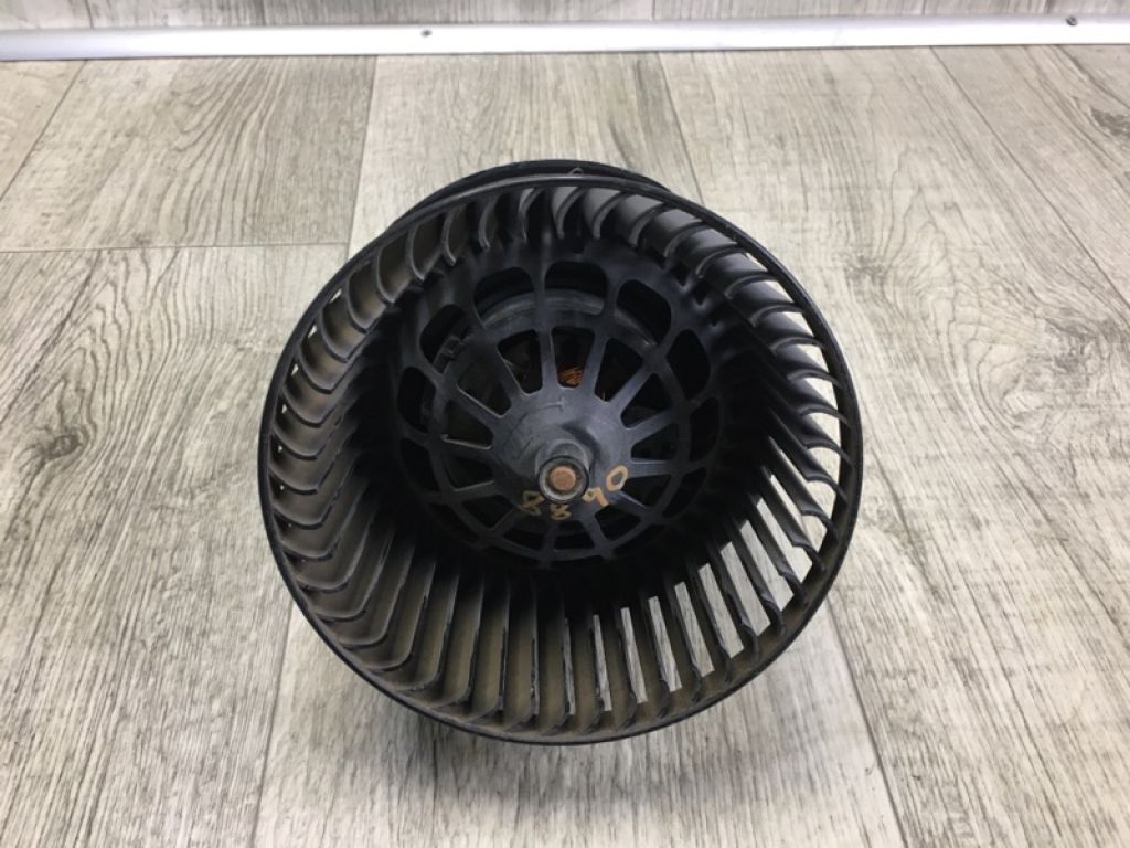 H1FZ-19805-A | Моторчик пічки FORD FOCUS 10-18 - Фото 2