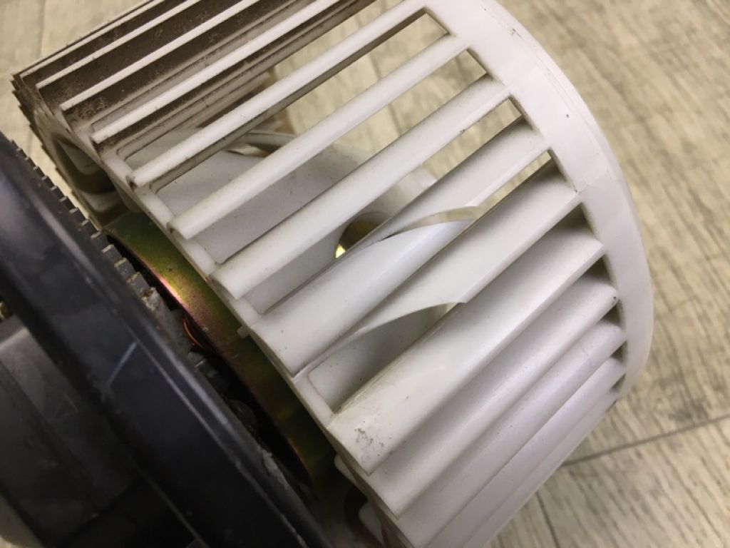 27225-AM611 | Моторчик печки INFINITI FX S50 03-08 - Фото 4