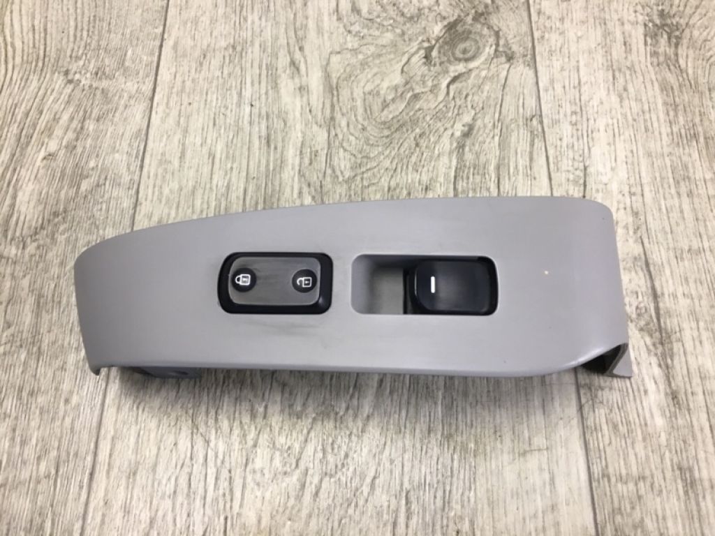 93575-B2010-BF6 | Кнопка склопідіймача передн. прав. KIA SOUL PS 13-19