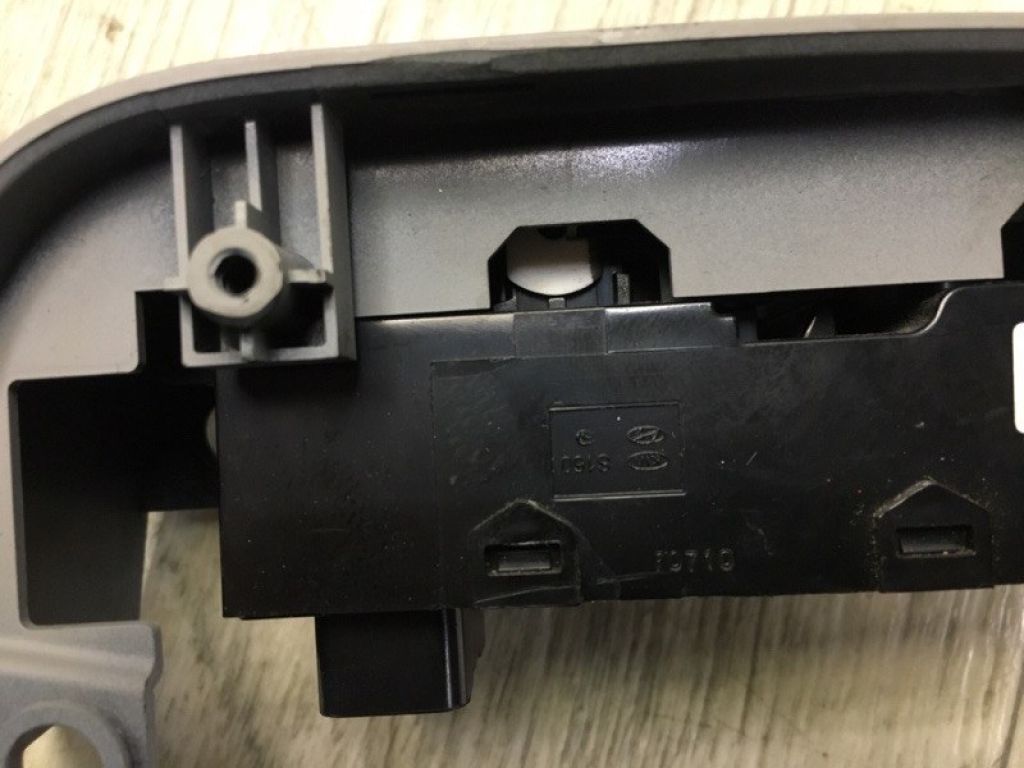 93575-B2010-BF6 | Кнопка склопідіймача передн. прав. KIA SOUL PS 13-19 - Фото 6