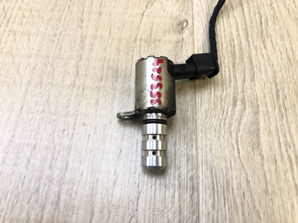 06H 115 243 F | Клапан зміни фаз ГРМ VOLKSWAGEN JETTA USA 10-17