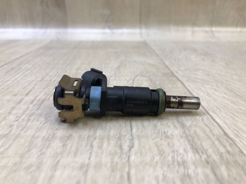 07K 906 031 C | Форсунка топливная VOLKSWAGEN JETTA USA 10-17 - Фото 2