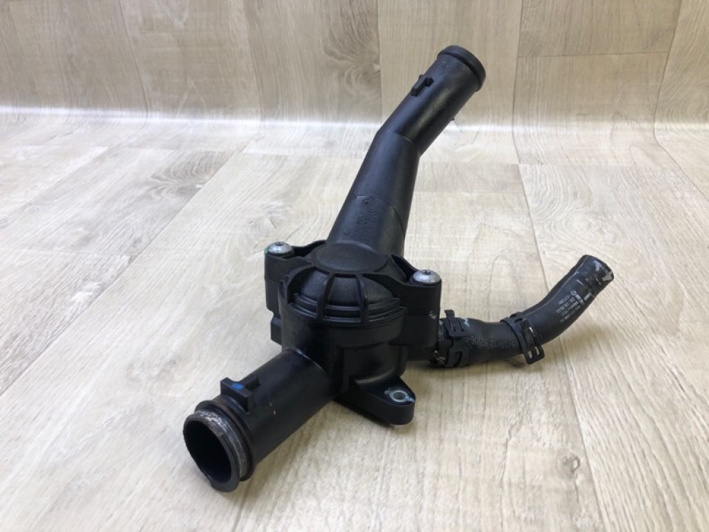 07K 121 115 C | Корпус термостату VOLKSWAGEN JETTA USA 10-17