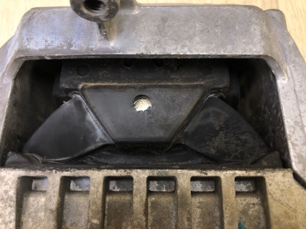 1J0 199 262 DA | Подушка двигуна верхня передн. прав. VOLKSWAGEN JETTA USA 10-17 - Фото 8