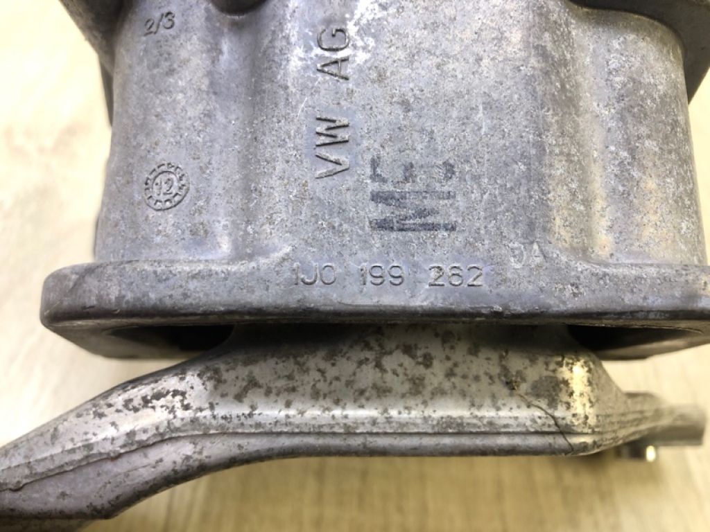 1J0 199 262 DA | Подушка двигуна верхня передн. прав. VOLKSWAGEN JETTA USA 10-17 - Фото 9