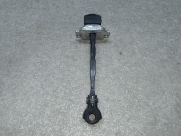 Ограничитель двери передн. лев. HONDA HRV 14-22