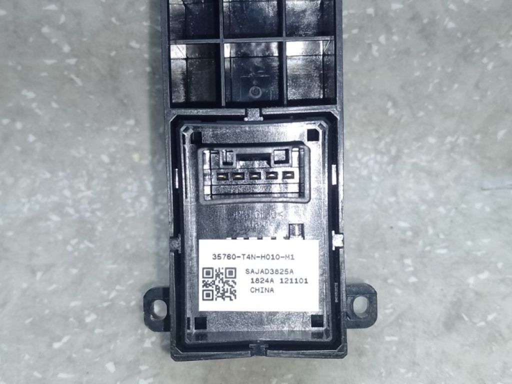35760-T4N-H01 | Кнопка склопідіймача задн. HONDA HRV 14-22 - Фото 3