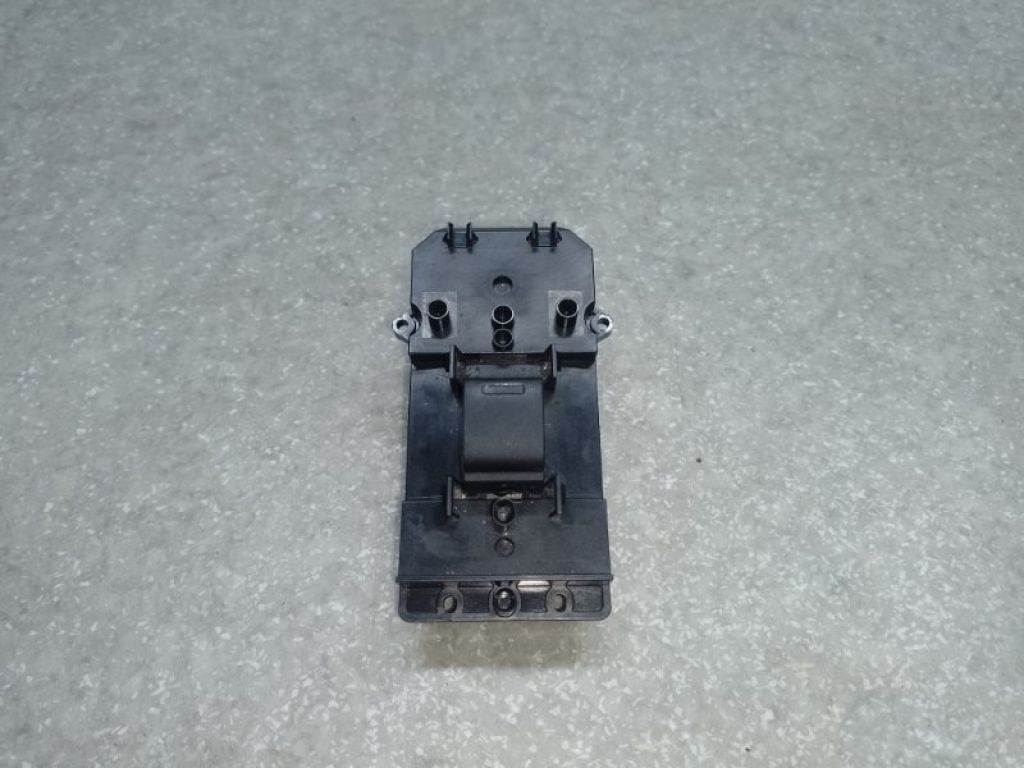 35760-T5R-A01 | Кнопка стеклоподъемника передн. прав. HONDA HRV 14-22