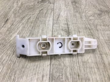 Кронштейн переднего бампера (на крыле) прав. SUZUKI GRAND VITARA 05-15