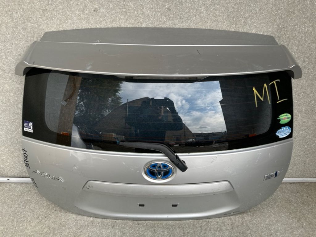 67005-52D00 | Крышка багажника TOYOTA PRIUS C/AQUA 11-14 - Фото 2