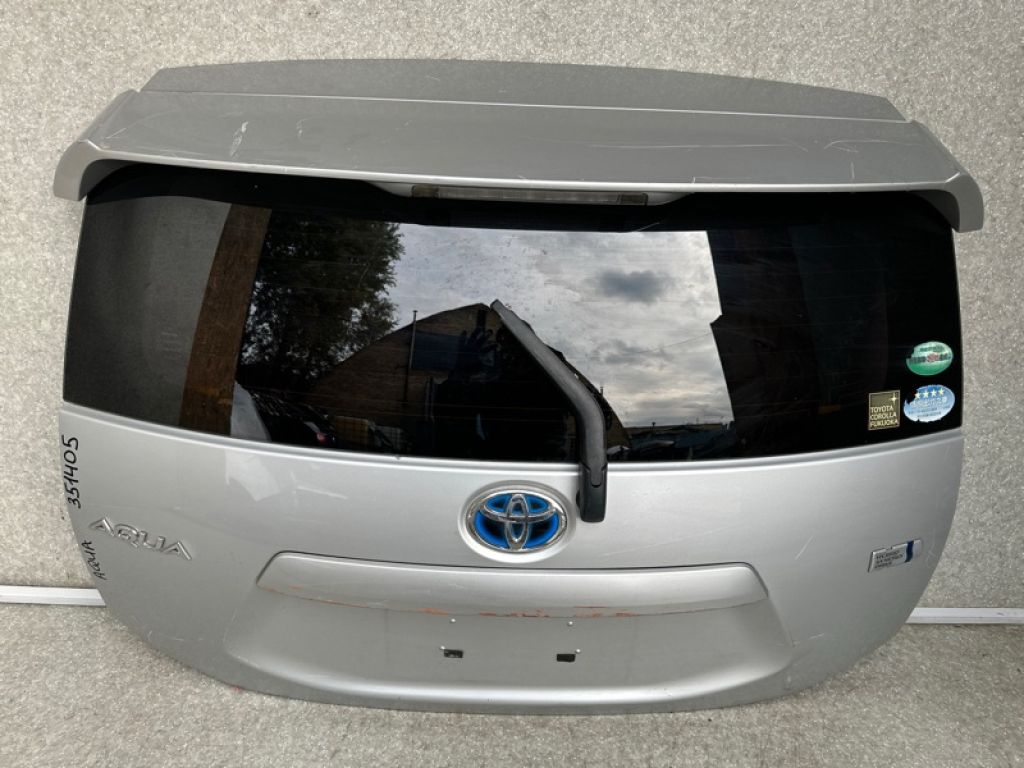67005-52D00 | Крышка багажника TOYOTA PRIUS C/AQUA 11-14