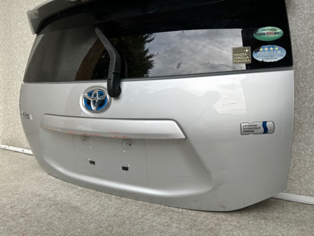 67005-52D00 | Крышка багажника TOYOTA PRIUS C/AQUA 11-14 - Фото 5
