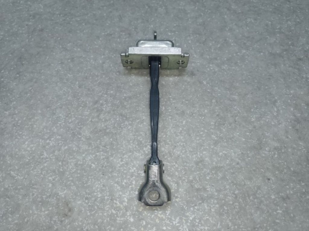 68630-47050 | Обмежувач дверей задн. TOYOTA PRIUS 16-