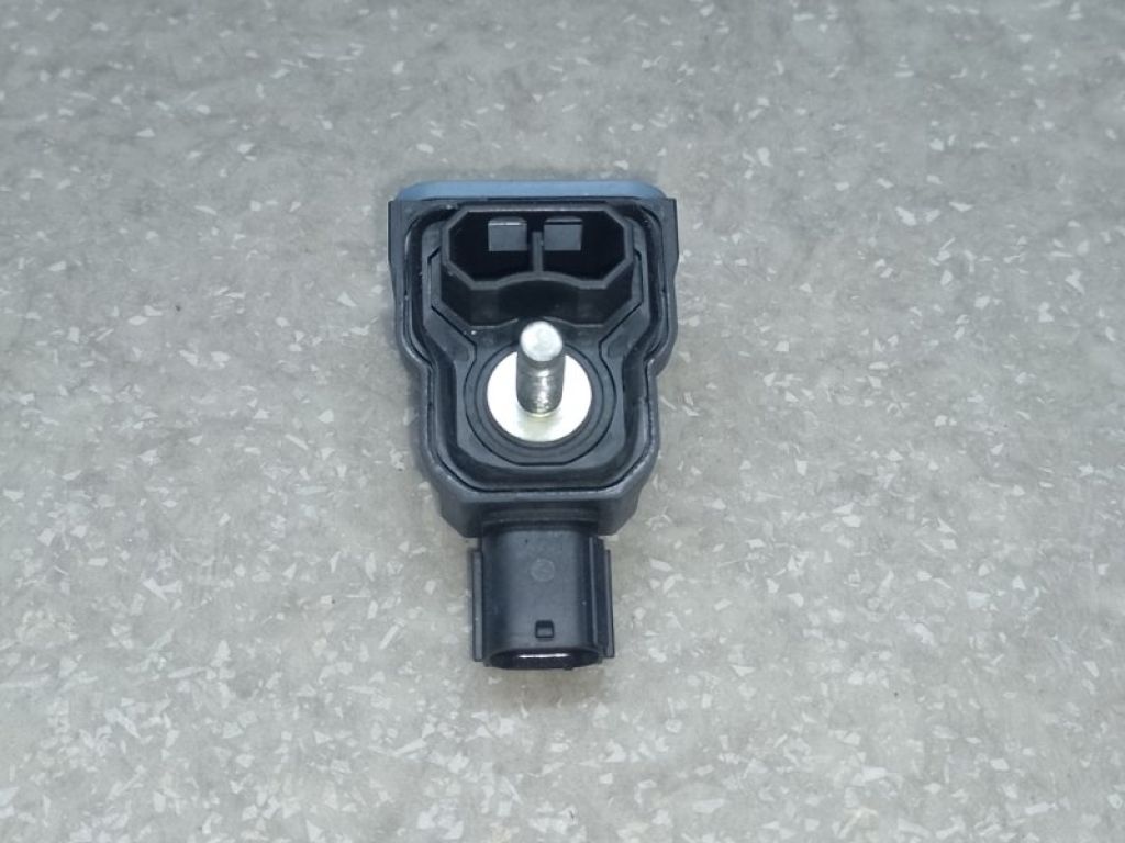 8983A-47010 | Датчик удару передн. прав. TOYOTA PRIUS 16-