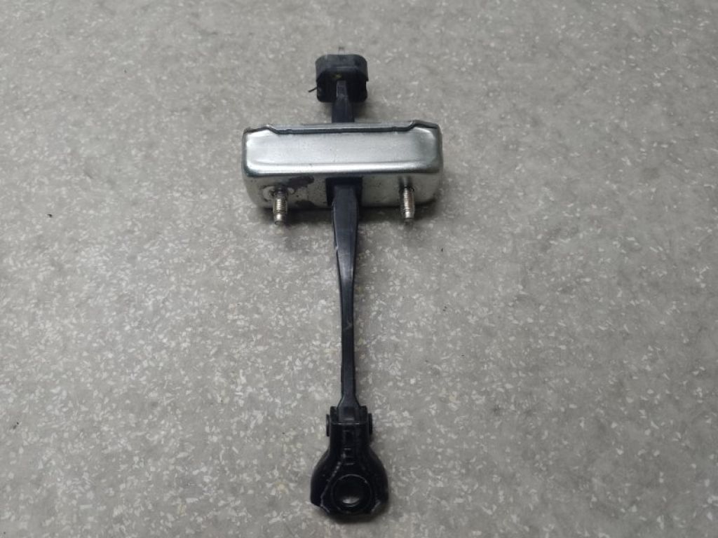 68610-06152 | Ограничитель двери передн. TOYOTA CAMRY 70 17-