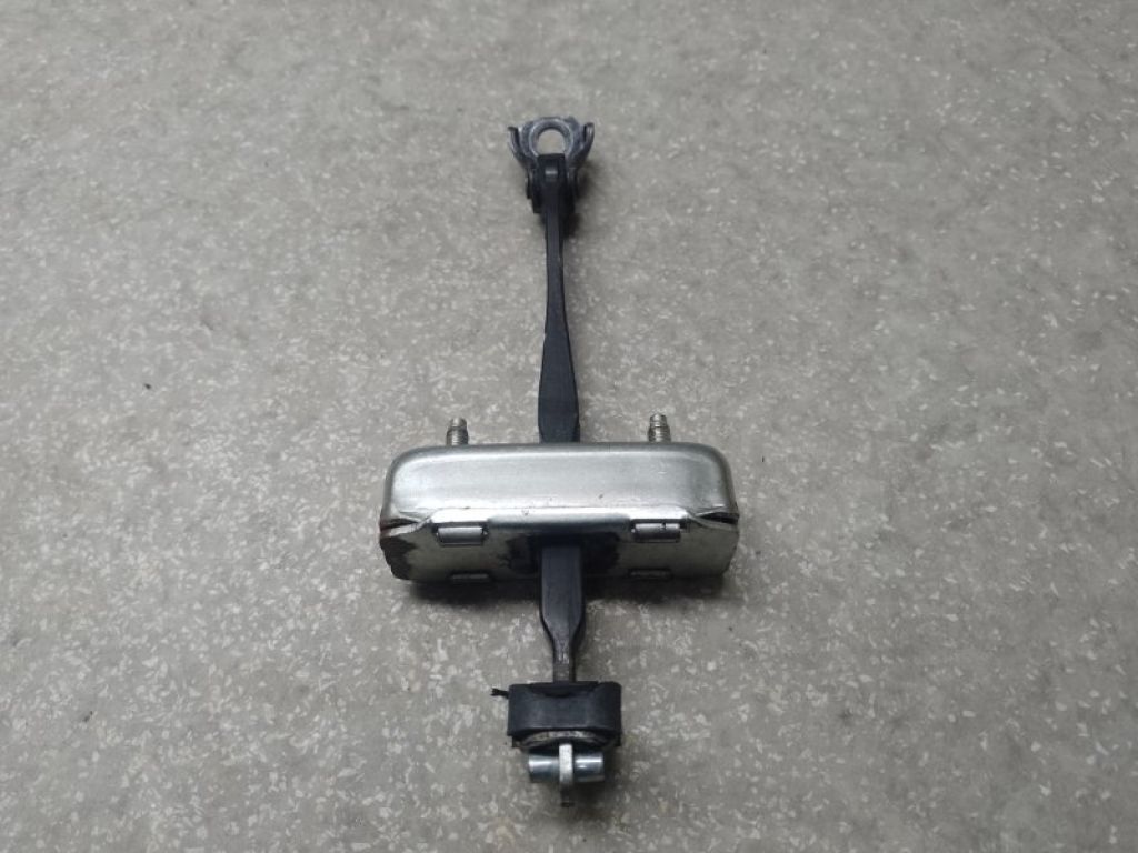 68610-06152 | Ограничитель двери передн. TOYOTA CAMRY 70 17- - Фото 2