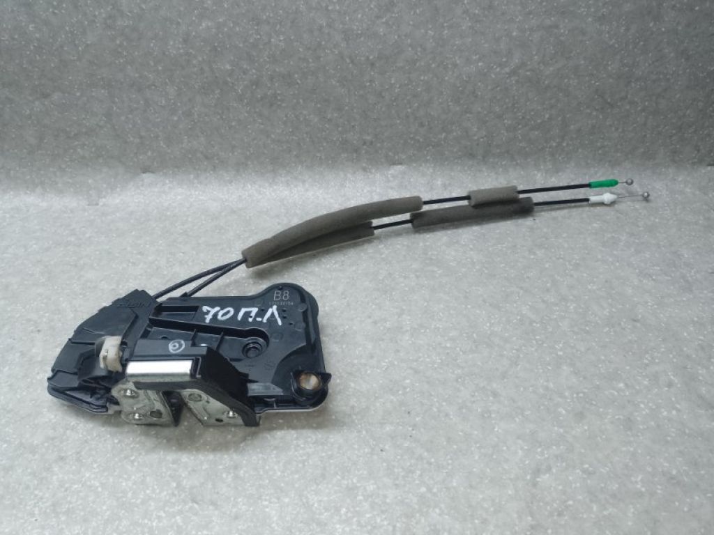 69040-02440 | Замок двері передн. лів. TOYOTA CAMRY 70 17-