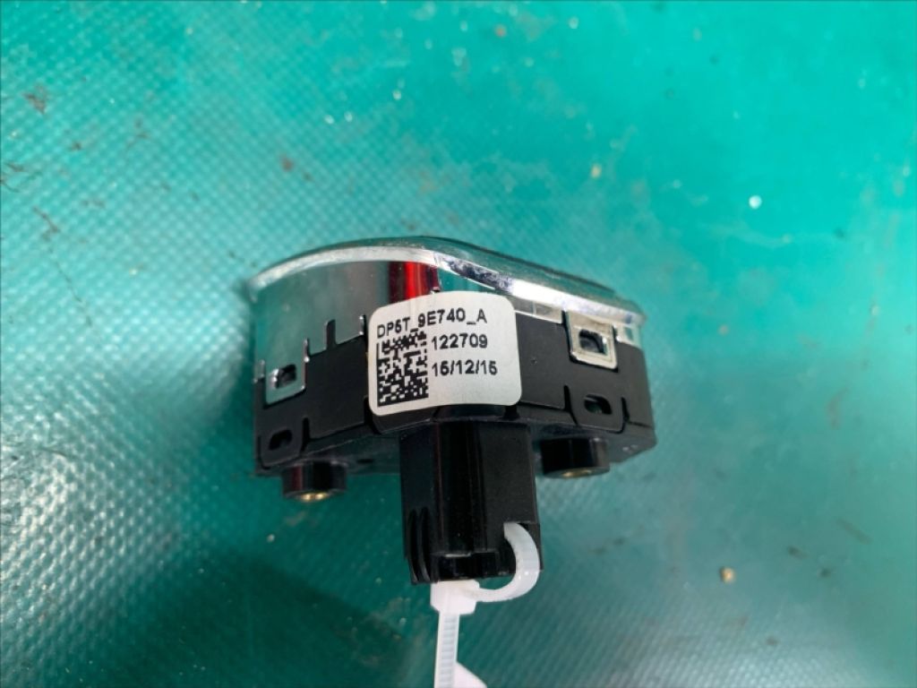 DP5Z9C888AA | Кнопки руля LINCOLN MKX 16-18 - Фото 2