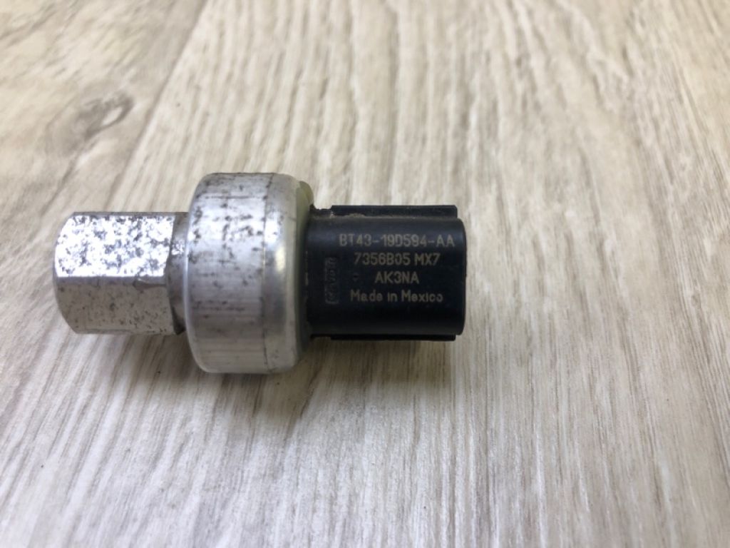HG1Z-19D594-A | Датчик тиску кондиціонера FORD ESCAPE 12-19 - Фото 5