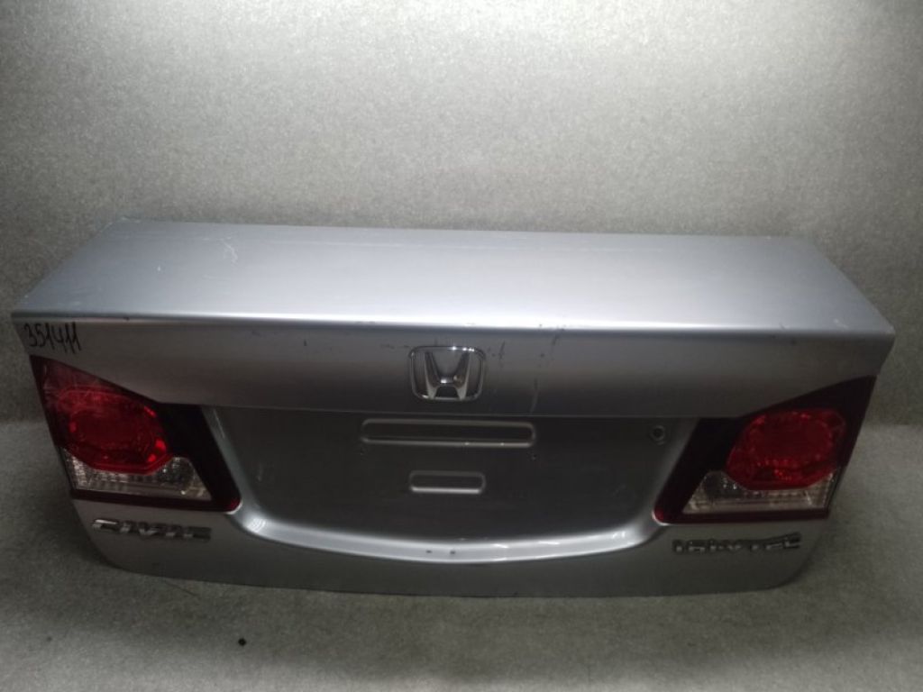 68500-SNB-G00ZZ | Крышка багажника HONDA CIVIC 4D 06-11 - Фото 2