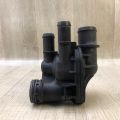 DS7Z-8592-F | Корпус термостата FORD ESCAPE 12-19 - Превью 2
