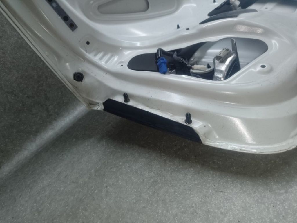 68500-SND-G10ZZ | Крышка багажника HONDA CIVIC 4D 06-11 - Фото 6