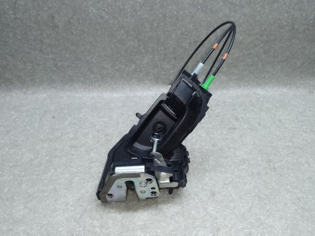 69050-42021 | Замок двері задн. прав. TOYOTA PRIUS C/AQUA 11-14