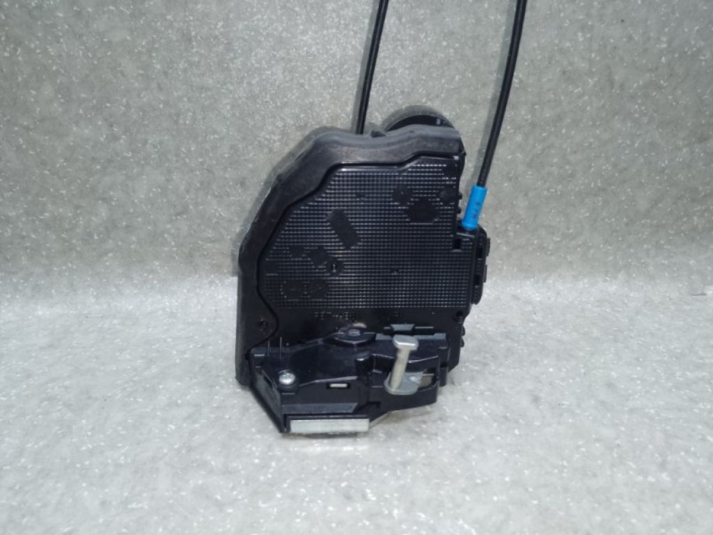 69050-42021 | Замок двері задн. прав. TOYOTA PRIUS C/AQUA 11-14 - Фото 3