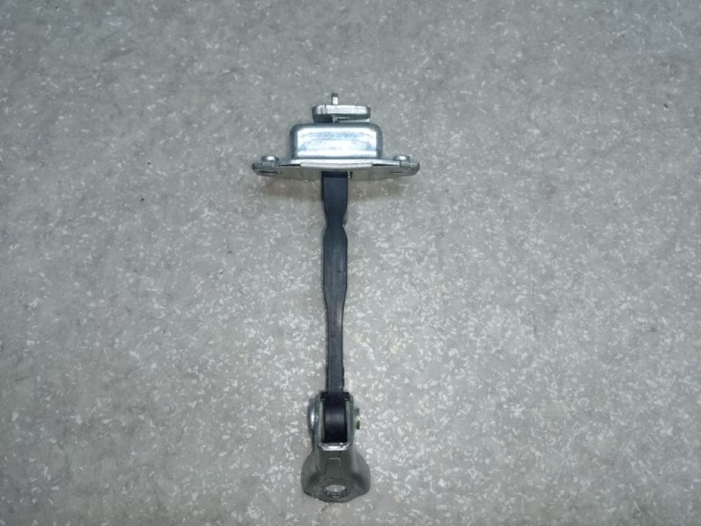 68630-52130 | Ограничитель двери задн. TOYOTA PRIUS C/AQUA 11-14