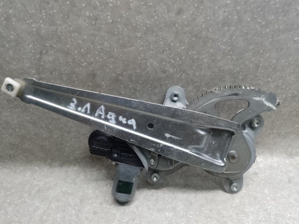 69804-52130 | Стеклоподъемник задн. лев. TOYOTA PRIUS C/AQUA 11-14 - Фото 2